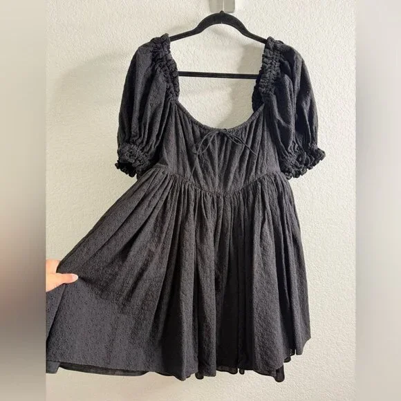 Selkie $305 Beach Day Puff Sleeve Cotton Dress in Adorable Black Eyelet 💃🏻MED - Picture 4 of 4